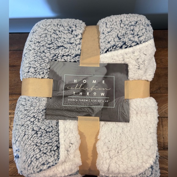 Other - NWT Sherpa Throw in Navy Blue/White. Size 50”x60”.